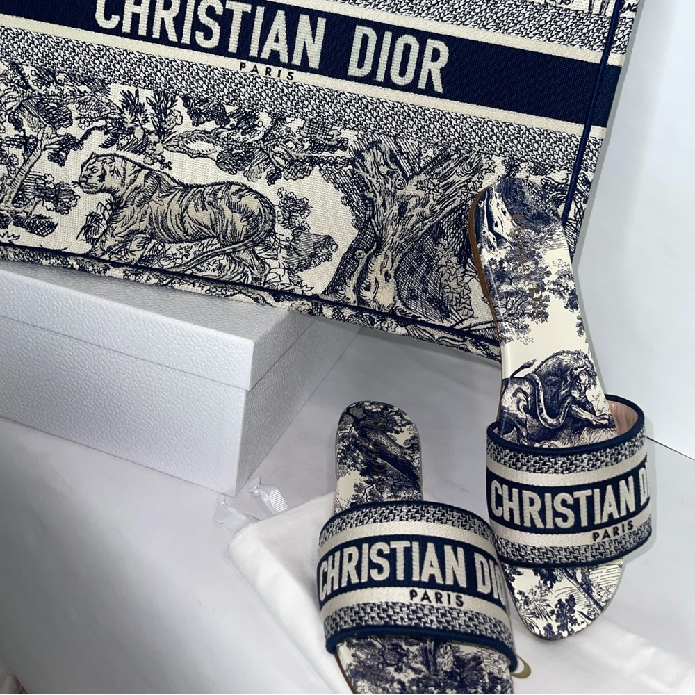 Dior Dway Slides - Picture 3 of 10